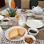 La Tappa Del Vignaiolo 3* مامويادا