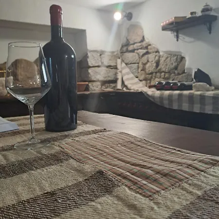 La Tappa Del Vignaiolo Alojamento de Acomodação e Pequeno-almoço Mamoiada